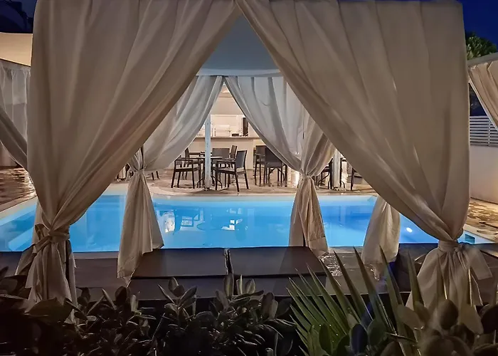 Apart-hotel Ambience 3*